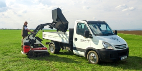 Zahrady snů Daniel Purgert, naše technika, Iveco, vermeer 600tx, dumper na 6 koleček materiálu